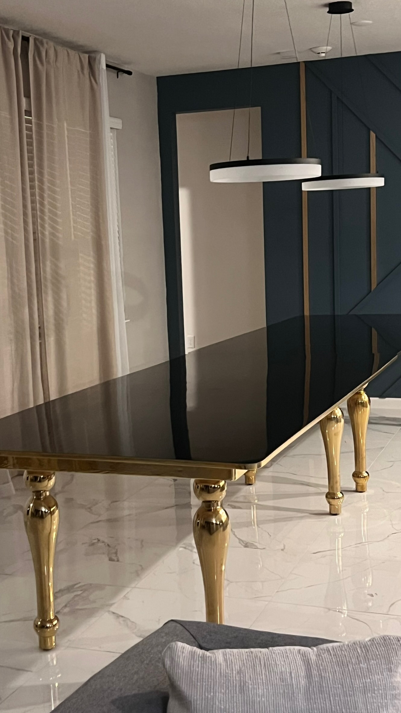 Tennell Estate Table